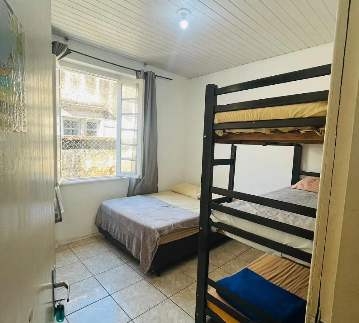 Hostel Proximo A Shopping Total - Rodoviaria - Hosp Presidente Vargas Porto Alegre 0*,  Brasilien